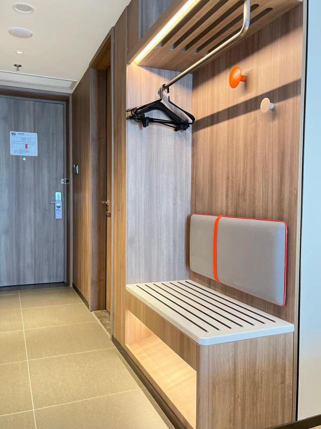 Holiday Inn Express Guangzhou Panyu Dashi By Ihg Exterior foto