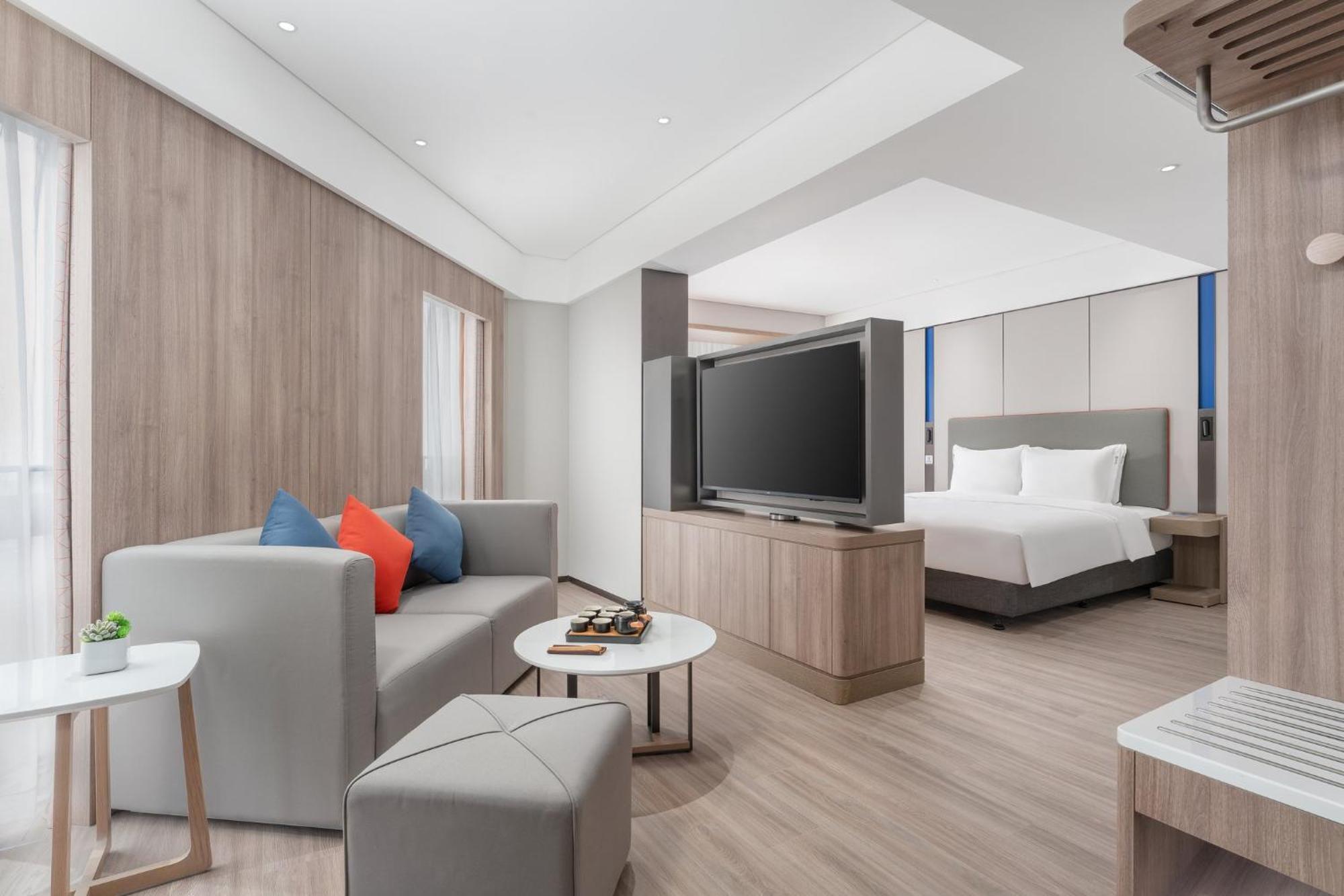 Holiday Inn Express Guangzhou Panyu Dashi By Ihg Exterior foto