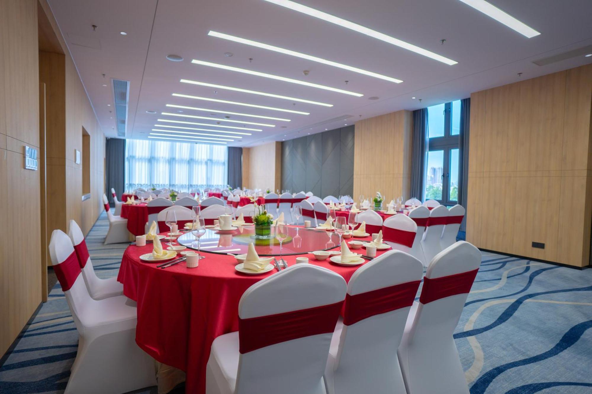 Holiday Inn Express Guangzhou Panyu Dashi By Ihg Exterior foto